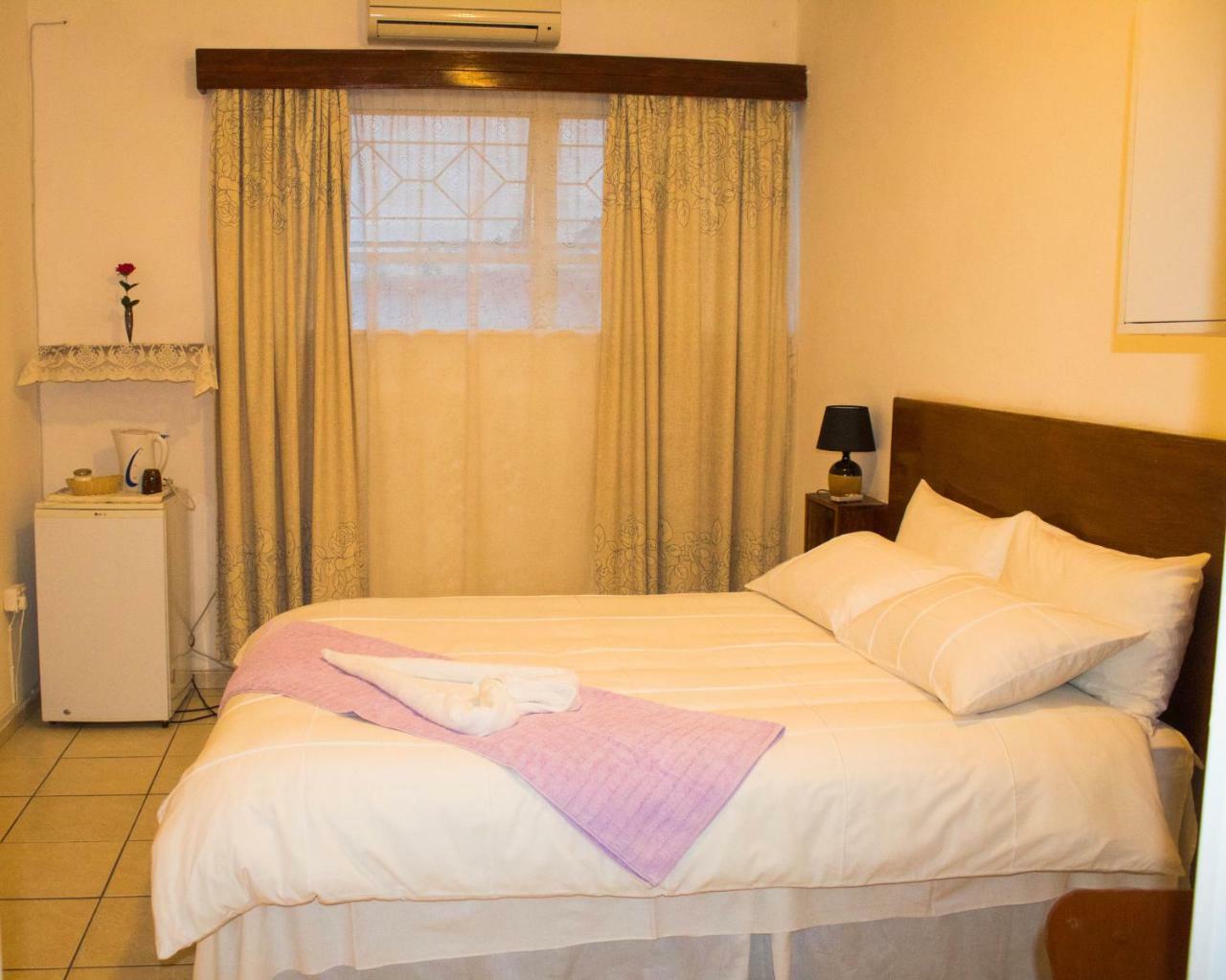 Yoieli Guest House Windhoek Exterior foto